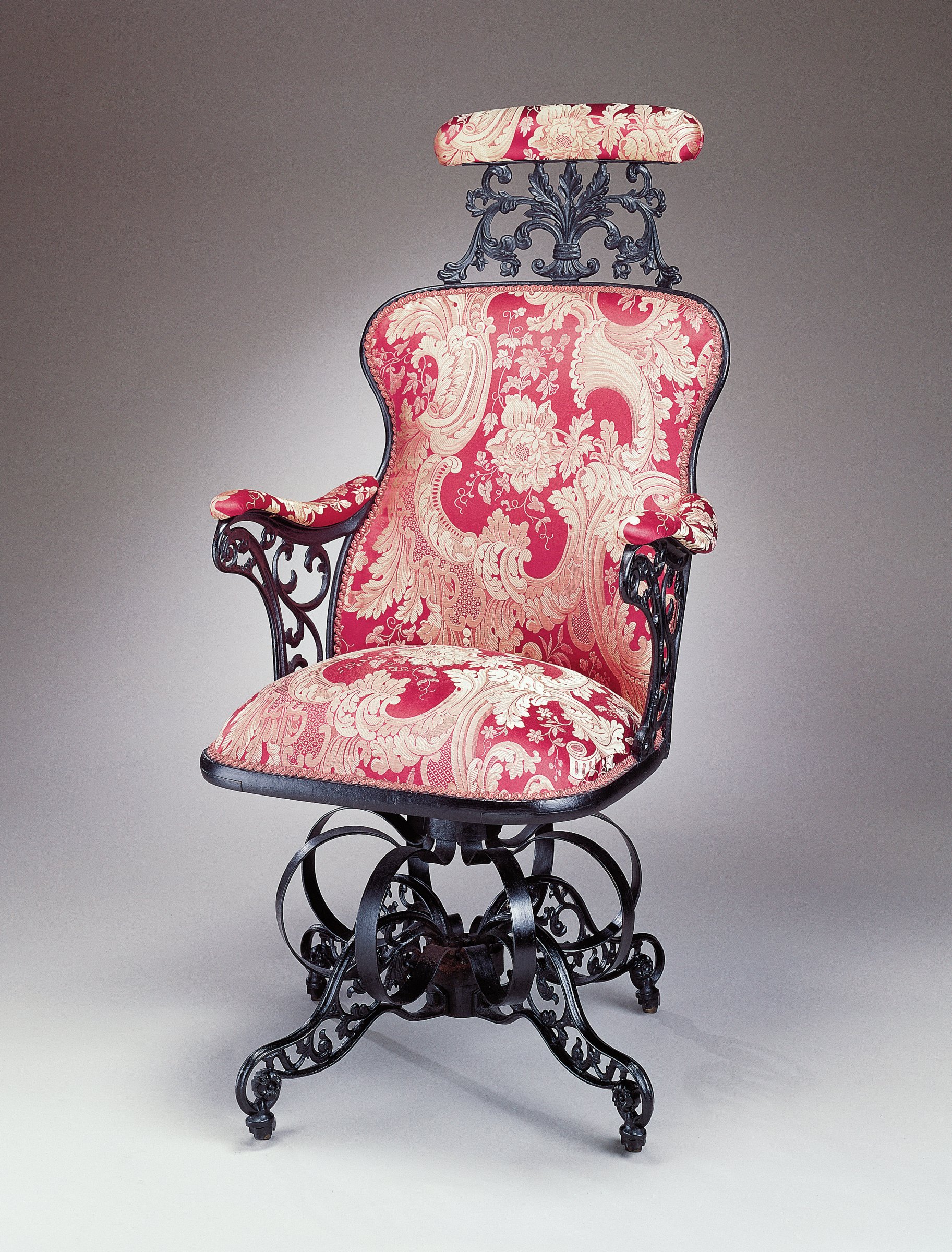 Centripetal Spring Armchair