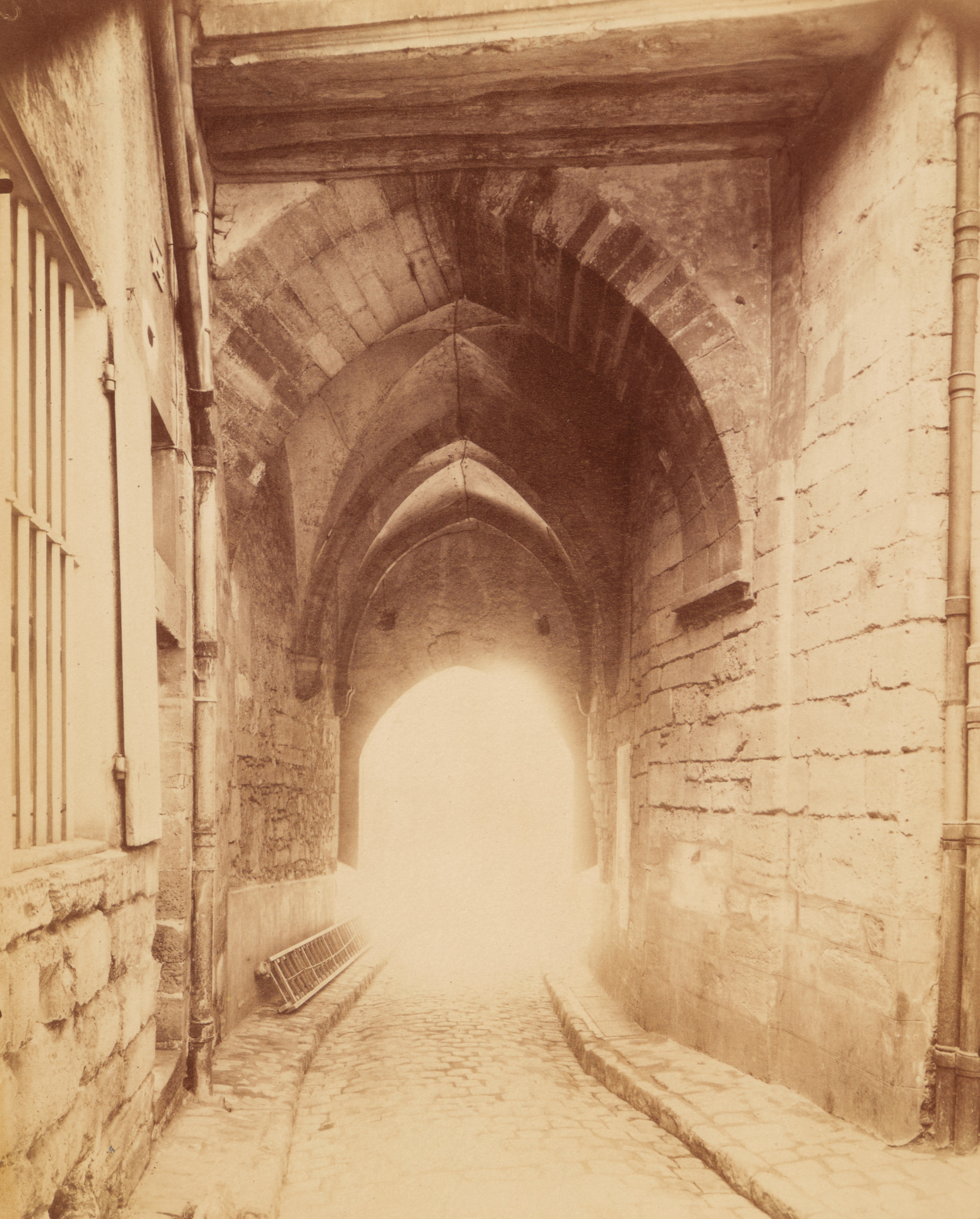 Lagny, porte de l’abbaye