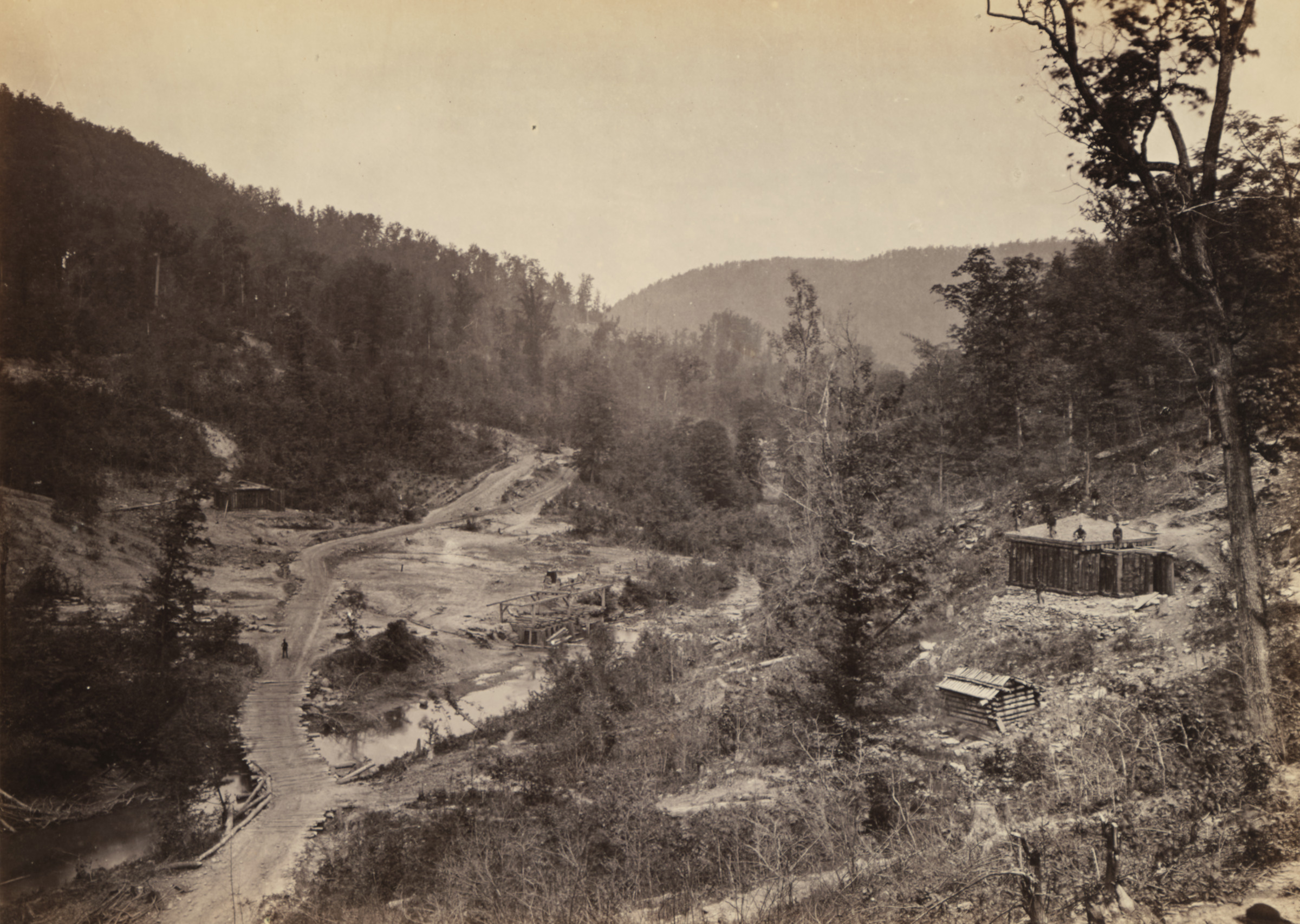 Whiteside Valley, Below the Bridge