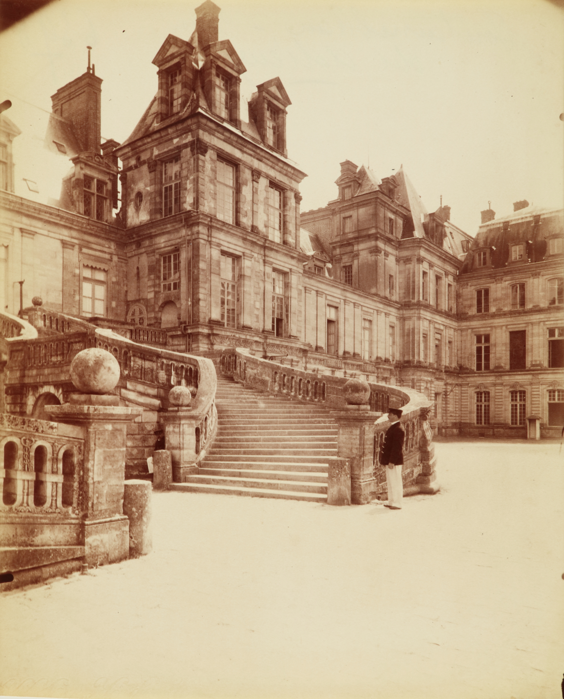 Fountainbleau- cour des Adieux