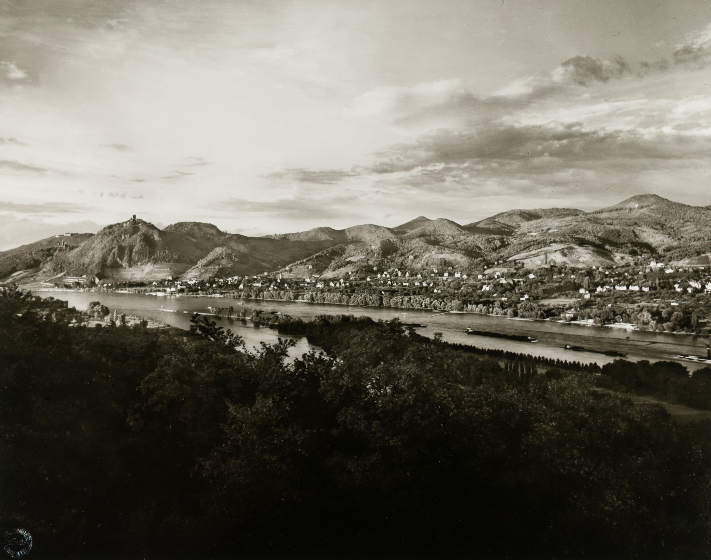 View of the Siebengebirge between Drachenfels and Löwenburg