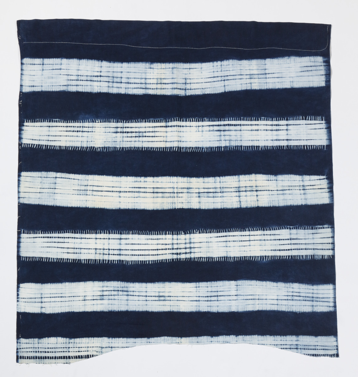 NW30 indigo adire and white row pattern example